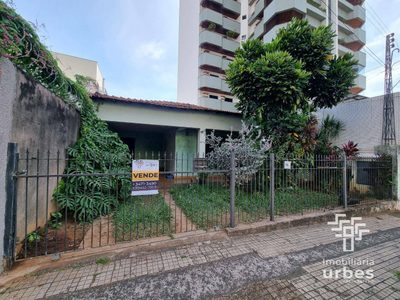 Casa, 4 quartos, 174 m² - Foto 1