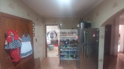 Casa, 5 quartos, 240 m² - Foto 1