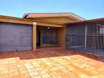 Casa, 3 quartos, 232 m² - Foto 1