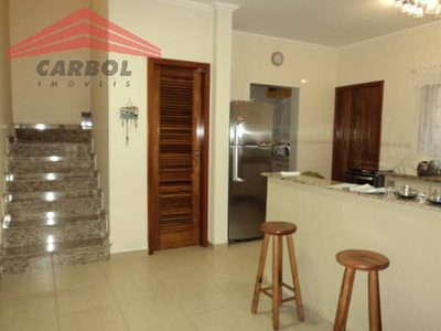 Casa, 3 quartos, 210 m² - Foto 1