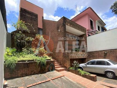 Casa, 4 quartos, 210 m² - Foto 2