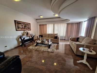 Sobrado, 4 quartos, 465 m² - Foto 1