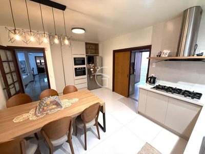 Casa, 4 quartos, 305 m² - Foto 2