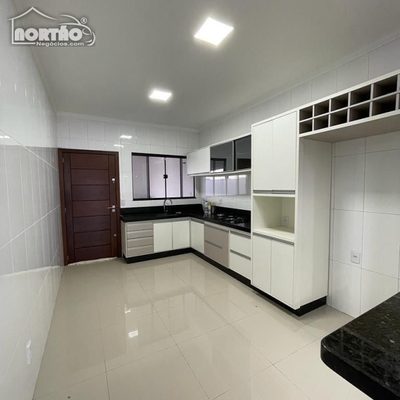 Casa, 3 quartos, 170 m² - Foto 3