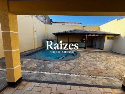 Casa, 3 quartos, 290 m² - Foto 1