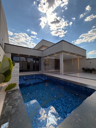 Casa, 4 quartos, 220 m² - Foto 1