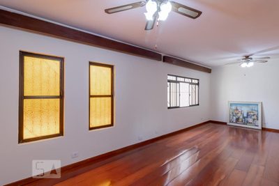 Casa, 3 quartos, 210 m² - Foto 1
