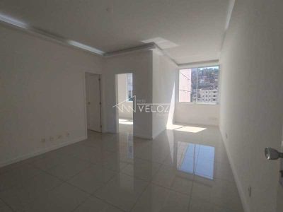 Apartamento, 2 quartos, 69 m² - Foto 2