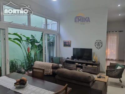 Casa, 3 quartos, 241 m² - Foto 4