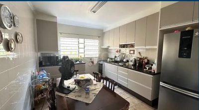 Casa, 4 quartos, 193 m² - Foto 2