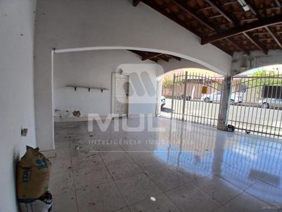 Casa, 3 quartos, 221 m² - Foto 2