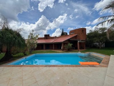 Sobrado, 3 quartos, 447 m² - Foto 1