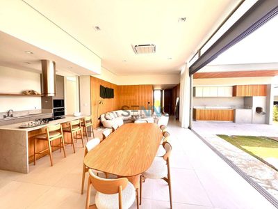 Casa, 4 quartos, 265 m² - Foto 1