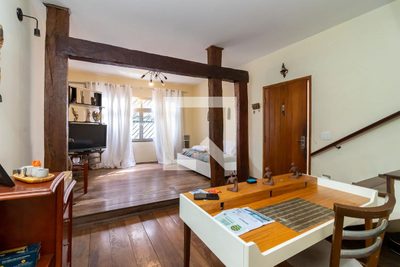 Casa, 3 quartos, 208 m² - Foto 1