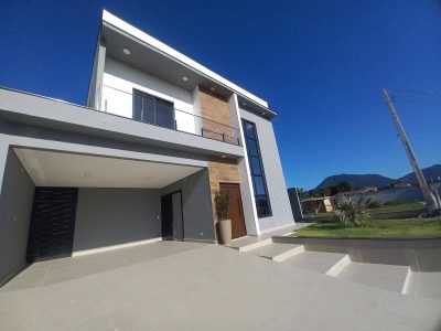 Casa, 5 quartos, 247 m² - Foto 1
