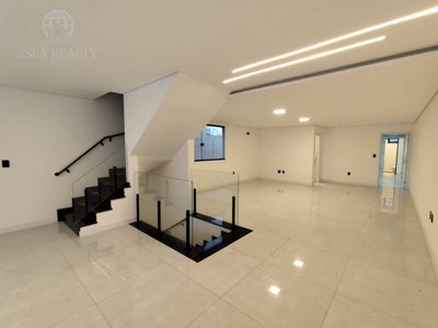 Sobrado, 3 quartos, 280 m² - Foto 1
