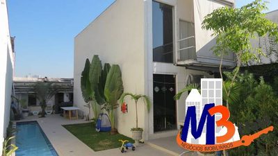 Sobrado, 3 quartos, 270 m² - Foto 1
