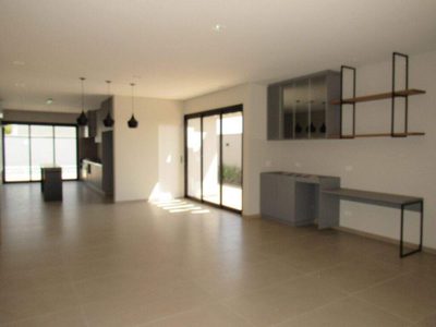 Casa, 3 quartos, 209 m² - Foto 3