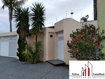 Casa, 4 quartos, 158 m² - Foto 1