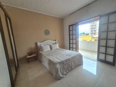 Sobrado, 4 quartos, 240 m² - Foto 1