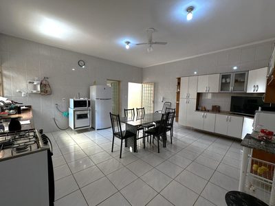 Casa, 3 quartos, 266 m² - Foto 4
