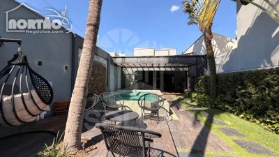 Casa, 5 quartos, 179 m² - Foto 1