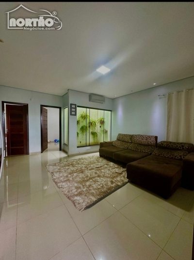 Casa, 4 quartos, 205 m² - Foto 2