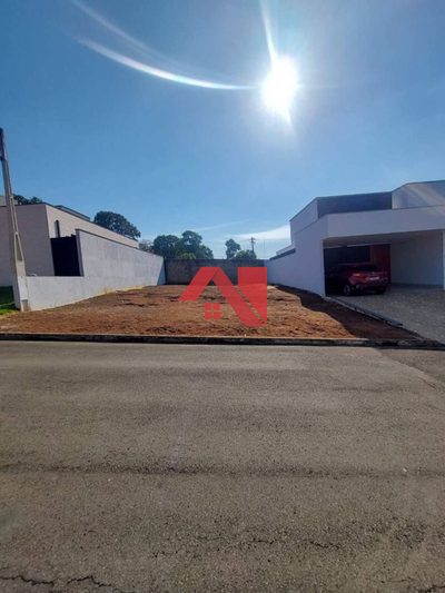 Loteamento e Condomínio, 240 m² - Foto 1