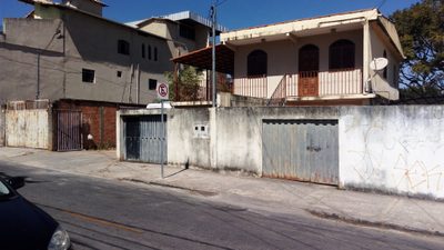 Casa, 7 quartos, 210 m² - Foto 1