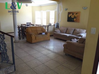 Casa, 3 quartos, 269 m² - Foto 1
