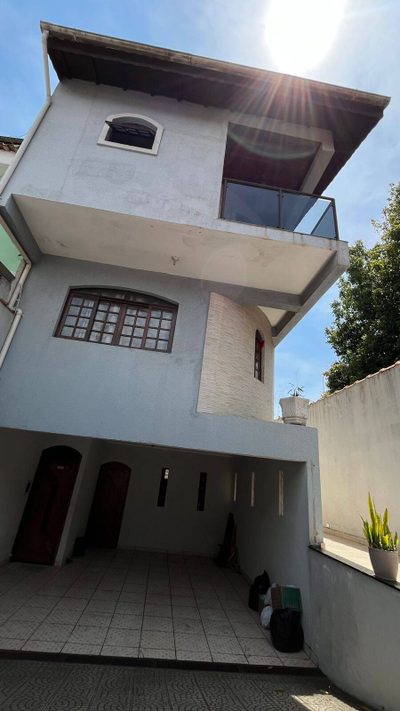 Casa, 3 quartos, 219 m² - Foto 2