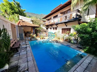 Casa, 4 quartos, 328 m² - Foto 1