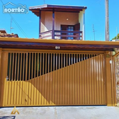 Casa, 4 quartos, 195 m² - Foto 1