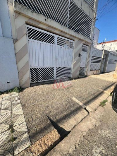 Sobrado, 3 quartos, 214 m² - Foto 1
