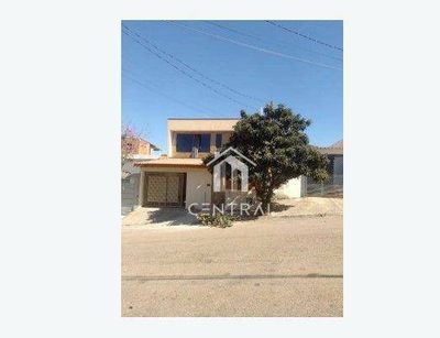 Casa, 4 quartos, 210 m² - Foto 1