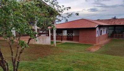 Chácara, 3 quartos, 1400 m² - Foto 1