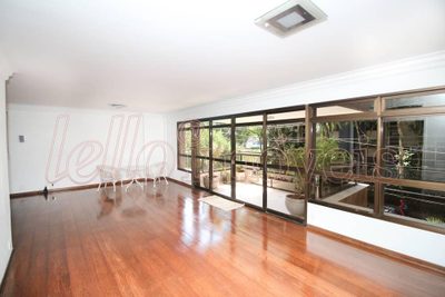 Apartamento, 3 quartos, 240 m² - Foto 1