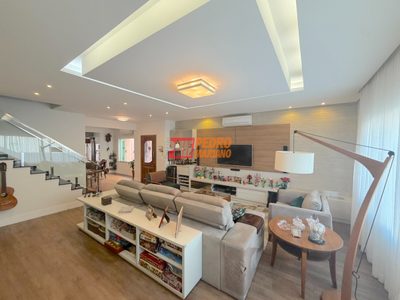Sobrado, 3 quartos, 314 m² - Foto 1