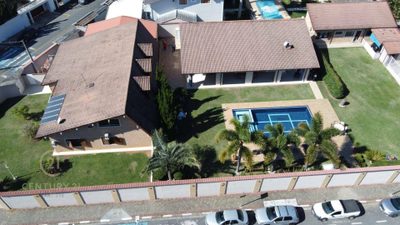 Casa, 4 quartos, 443 m² - Foto 1