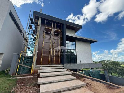 Sobrado, 3 quartos, 311 m² - Foto 1