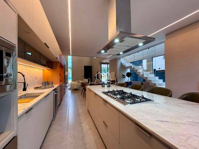 Sobrado, 3 quartos, 327 m² - Foto 3
