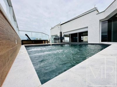 Cobertura, 3 quartos, 214 m² - Foto 1