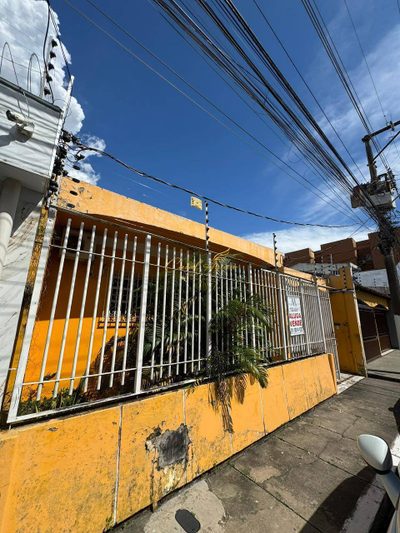 Casa, 3 quartos, 250 m² - Foto 1