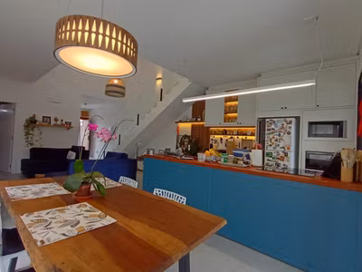 Casa, 3 quartos, 220 m² - Foto 1