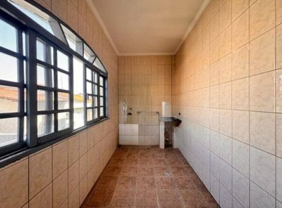 Casa, 2 quartos, 64 m² - Foto 1