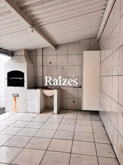 Casa, 6 quartos, 230 m² - Foto 1