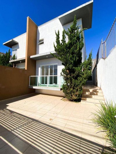 Casa, 3 quartos, 122 m² - Foto 1