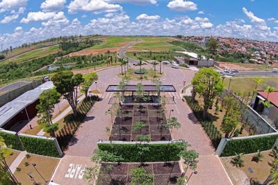 Loteamento e Condomínio, 1183 m² - Foto 1