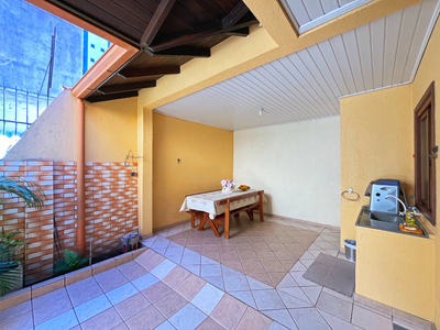Casa, 3 quartos, 210 m² - Foto 2