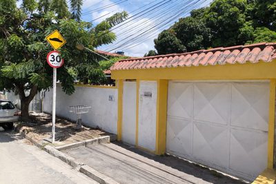 Casa, 4 quartos, 390 m² - Foto 1